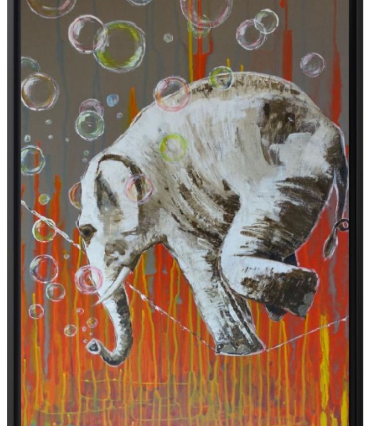 Elefant über Flammen