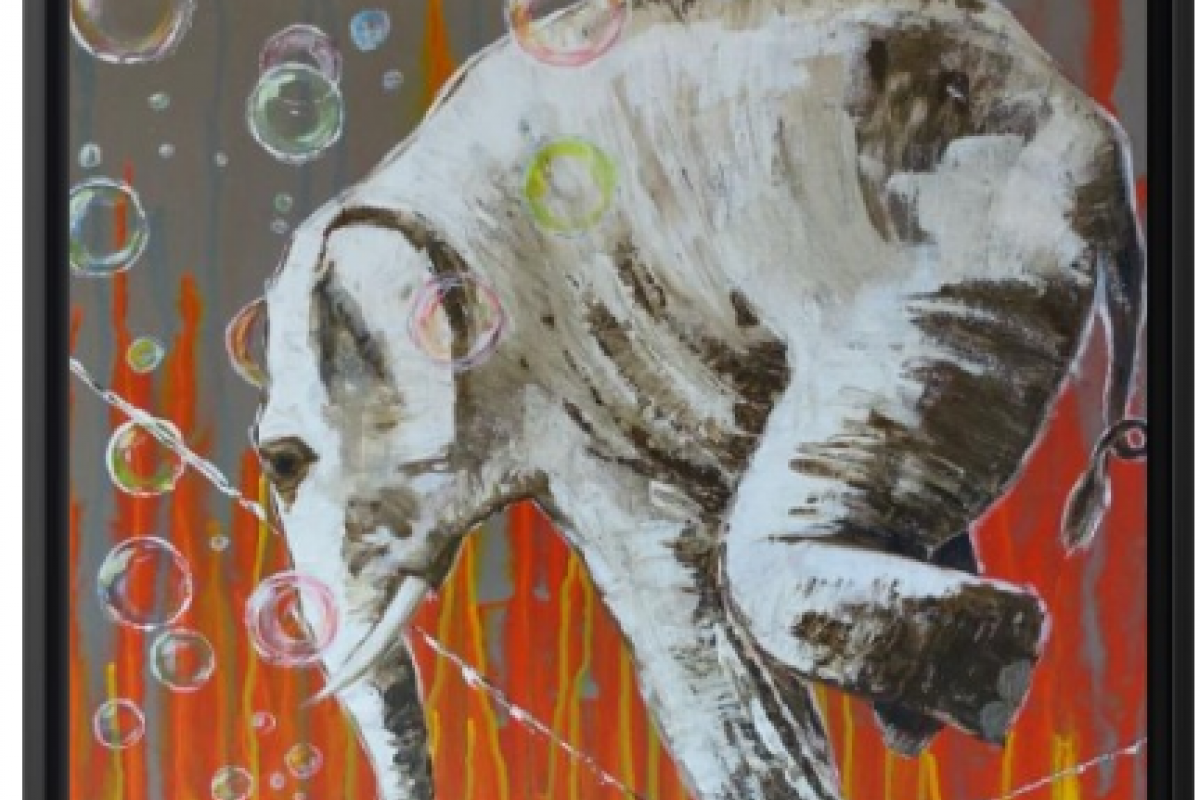 Elefant über Flammen